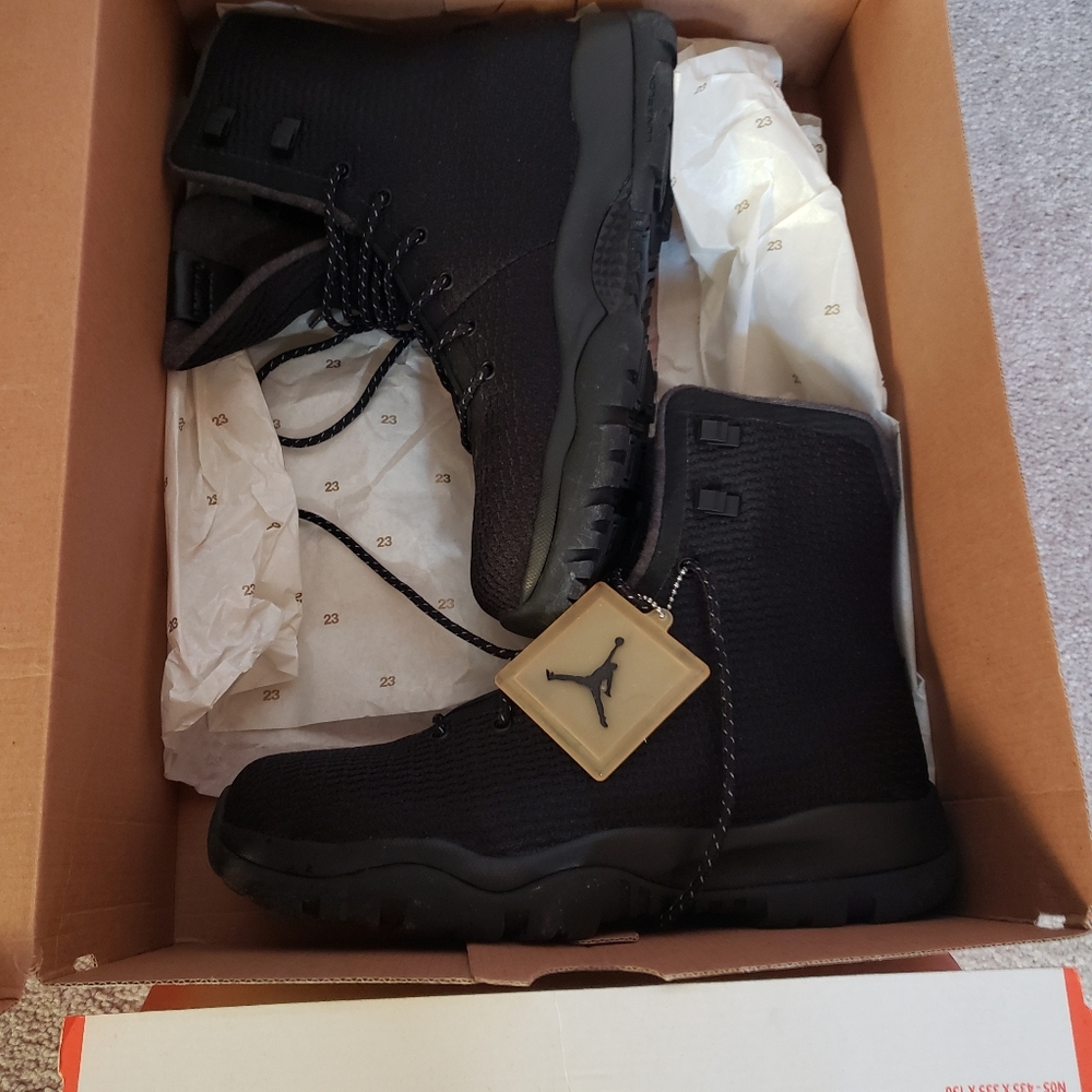 Nike Jordan Future Boot Waterproof Sz 10 Mens NWT!